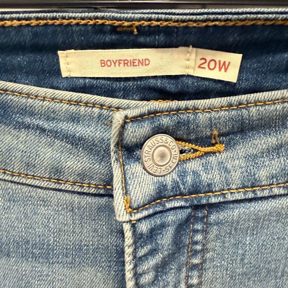 Levi's Boyfriend Jeans - Picture 5 of 7